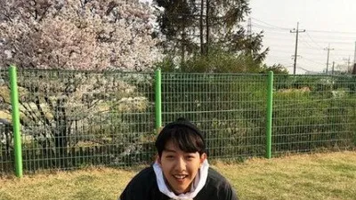 씨엔블루 이정신, 반려견 심바와 훈훈 투샷..."우리 아들"