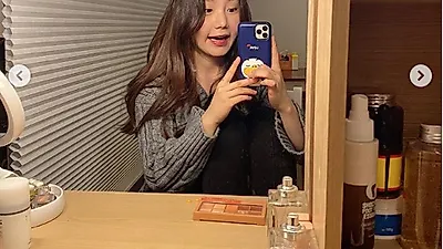 송하예, 사재기 논란 딛고 우월 미모 뽐내며 밝은 근황 공개해 '시선집중'