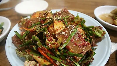 담백하고 부드러운 '도토리묵 무침', 다양한 양념과 재료 이용해 만드는 도토리묵 무침