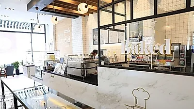 만개한 벚꽃시즌, 커피홀 베이커리 피크닉 간식 즐길 수 있어