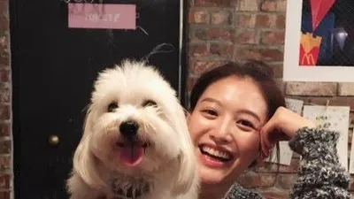 김재경, 반려견 마카롱과 다정다감 "행복하개"