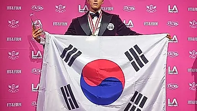 세계 최대 피트니스 대회 WBFF 우승, 한국인 선수 성치현