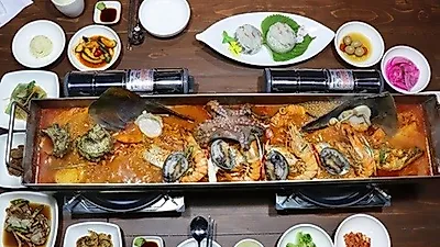 제주 중문 맛집 '갈치왕', 오픈기념으로 전복회, 문어숙회 서비스 선보여  