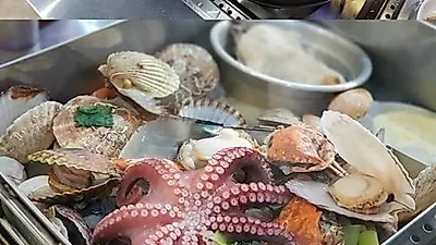 육해공 모두 즐길 수 있는 푸짐한 해물 한상차림! 김포 맛집 '해물품은닭'