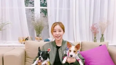 김가은, 반려견 품에 안고 "우리애기들 고생했어"