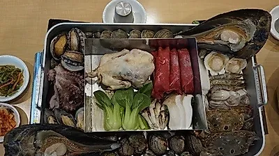 강화 맛 집으로 떠오른 '강화댁', 싱싱한 해산물이 한 가득 '육해공 철판'