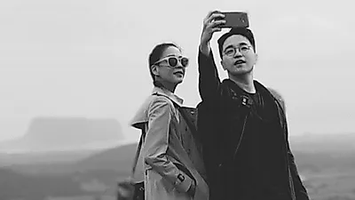 '동상이몽' 한고은, 남편 신영수와 행복한 하루…'빚투 논란' 아버지, 결혼식과 어머니 장례식 2번 만났다 '뭉클'