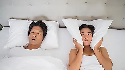수면에 방해가 되는 코골이 코골이 방지 기구