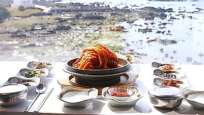 제주 애월 맛집 '이춘옥원조고등어쌈밥', 맛과 풍미가 진한 고등어묵은지찜 선보여