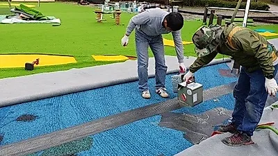 코오롱글로텍 "놀이터 바닥재 친환경이라 안전해"