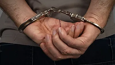 암사동 칼부림 피의자, 범행동기에 "날 꼰질렀다".. 내용은? 18살 소년 커터칼에 "경찰 테이저건 굳이?