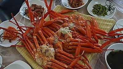 아이들과 함께 떠나는 가족 여행지 강릉, 여행의 마무리는 홍게 맘껏 즐길 수 있는 주문진홍게무한리필에서
