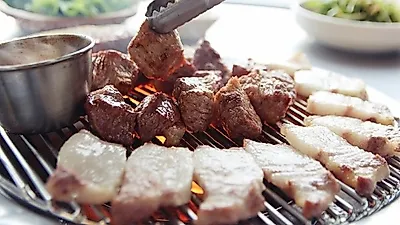 "여름철 흑도야지 근고기 맛보고 가세요" 제주공항 근처 월대천 흑돼지 맛집 '돈사촌 외도점'