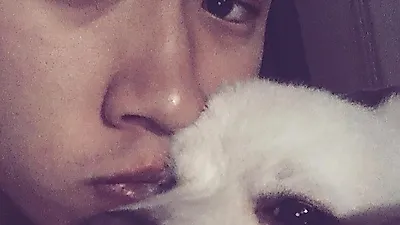 크러쉬, 반려견과 닮은 꼴 인증 '붕어빵같아'