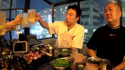 Park Myeong-su explores 7 famous pork restaurants in Seoul... A 'diligent' mukbang from samgyeopsal to ribs
