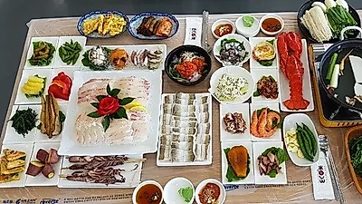 여수맛집 돌산 최대 규모 횟집 '거북선횟집' 하모샤브샤브에 20여 사이드메뉴 서비스