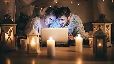 [집에서 볼만한 영화 추천] 이불 속에서 혼자 보기 좋은 하이틴·로맨스·액션영화 추천