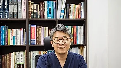 여름철 입냄새, 원인 분석을 통한 한의학 치료로 해결 가능