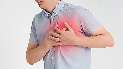 [환절기 건강 관리] 심근경색 초기증상, 왼쪽 가슴 통증과 심장 두근거림 이유는?