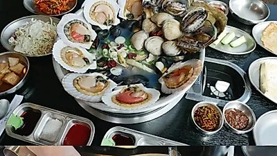 미식가들의 봄철 식도락 메뉴는 보양식...속초 맛집 '홍대포' 해천탕, 해신탕으로 건강 챙긴다