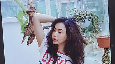 '극한직업' 이하늬, 흰티 달랑 하나 입었는데 빛나는 몸매.. 윤계상과의 근황, 집안, 나이 덩달아 핫이슈