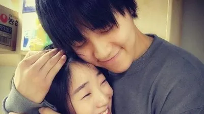 허민, 류근지와 다정한 포옹 '정인욱 질투할라'
