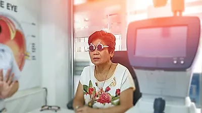 백내장 초기증상 눈 통증? 시야 장애 사람마다 달라...백내장 수술비용에 '헉' 사기 조심해야