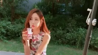 우월 각선미...예정화, '꽃무늬 화려한 드레스'