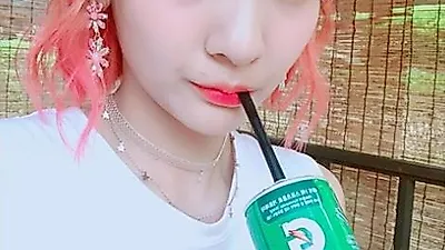 볼빨간사춘기 안지영, 카메라 밖에서는 또다른 '매력'…인스타그램 '정쓰 일상이야기' 연일 화제
