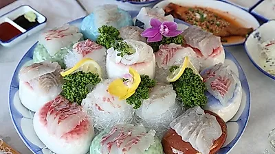 통영맛집 '천지연횟집', 환상적인 뷰 자랑하는 테라스에서 낭만적인 식사 즐길 수 있어