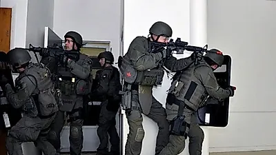 미시간주 한 가정에 FBI 급습