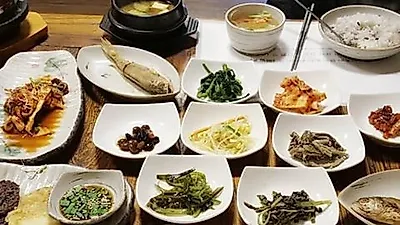 안성 맛집 '메밀꽃바다'의 건강하게 만들어 반듯하게 차린 한정식 밥상…숨은 매력 가득한 안성 여행
