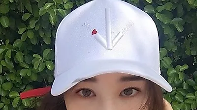 [스타☆톡] 이사강, 前 남친에게 보낸 문자 '화제'..11살연하 ♥빅플로 론의 쿨한 성격