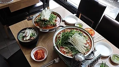 강릉 경포대맛집 맛드린 현지 맛집으로 인정받은 줄서서 먹는 감자탕집