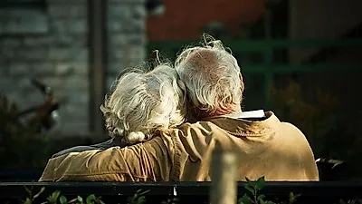 휴스턴에 사는 노부부, 행복한 75주년 결혼기념일 맞이