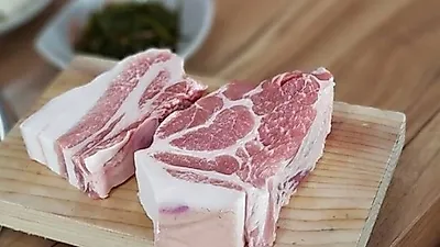 제주도  대표음식 '흑돼지'를 알차게 즐길 수 있는 제주도 맛집 '도민상회 본점'