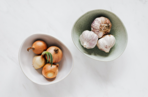 마늘, 양파는 반려견이 먹을 수 없다(사진=PEXELS)