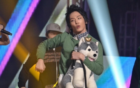 전국은 브라우니 열풍, 열애설, 건강악화설부터 음악프로그램 출연까지