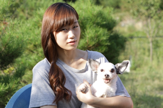 유기견을 입양해 살고 있는 '영웅이네' 애견카페 나들이