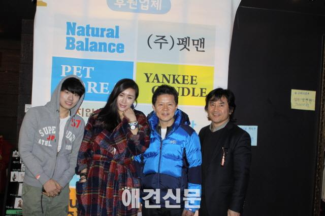 탤런트 황우연씨, 유기동물을 위한 자선 바자회 열어