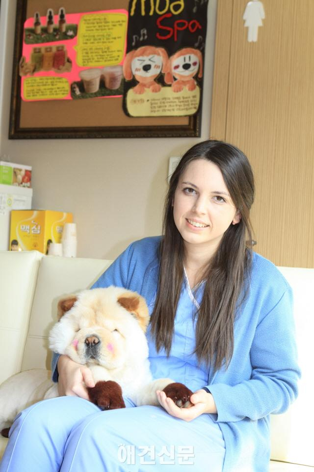 배움에는 국경이 없다는 것을 몸소 실천하고 있는 호주 아가씨 캐시 오칼라한