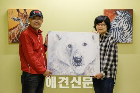 반려동물화가 김연석, 카라에 작품 기증