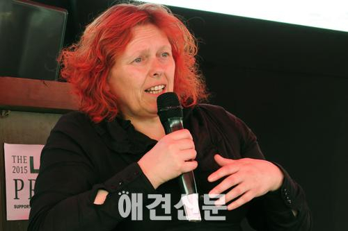 [인터뷰] 러쉬 윤리디렉터 힐러리 존스 "동물실험이 사라지는 그 날까지"