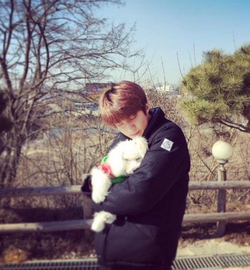 엑소 세훈, 행복한 날에는 반려견 비비와 함께