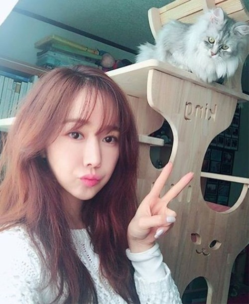 김민서, 고양이 데이지와 셀카 삼매경 '사랑스러워'