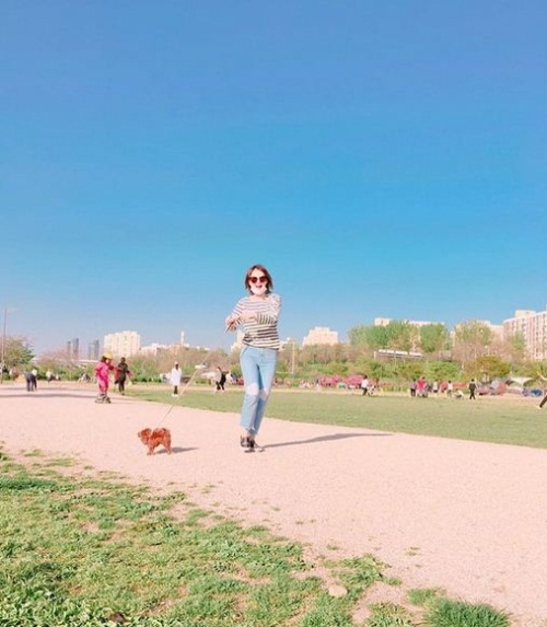 EXID 혜린, 반려견 꼬물이와 신나는 봄소풍 씐나