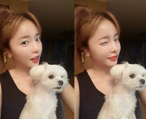 홍진영 반려견 품에 앉은 채 "패리 나 좀 바라봐 "