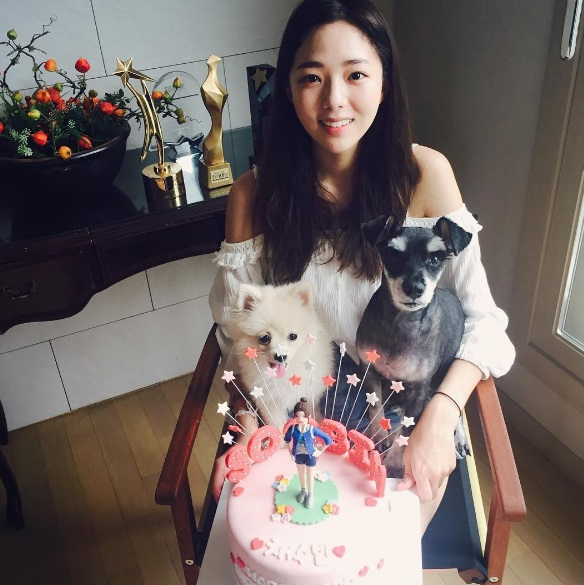 채수빈, 반려견 품에 안고 "행복하구 감사합니다"