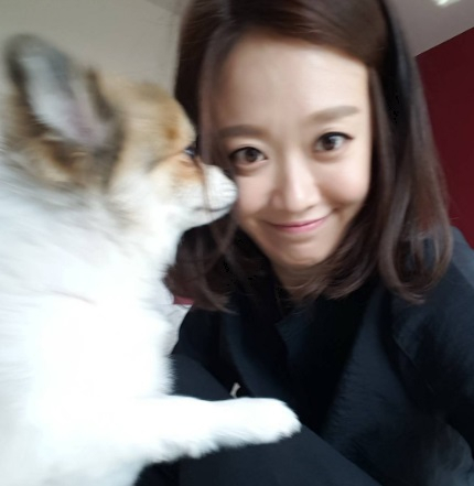 문지애, 반려견과 평화로운 일상 "멍뭉이의 습격"