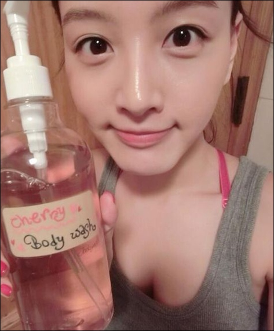 레인보우 재경, 민낯마저 완벽한 그녀
